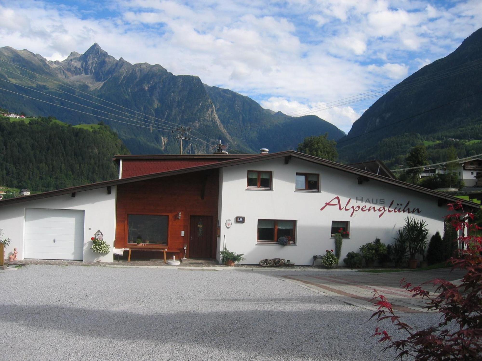 Haus Alpengluehn Hotel Sautens Exterior photo